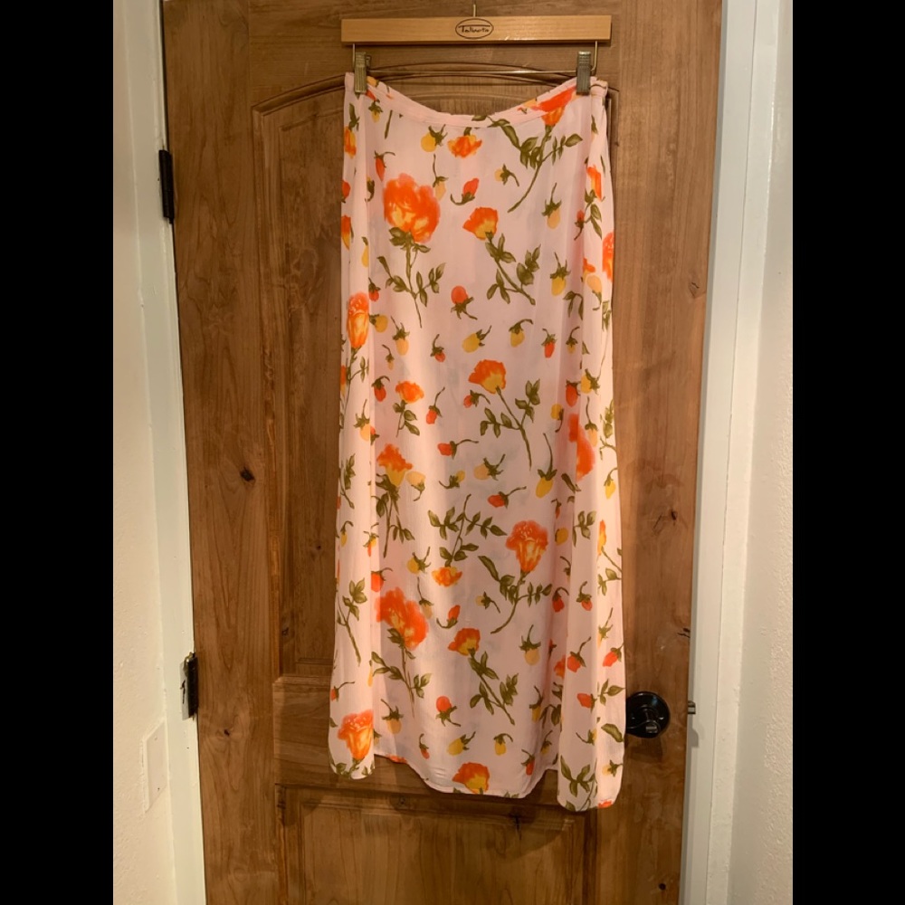 Express spring or fall skirt